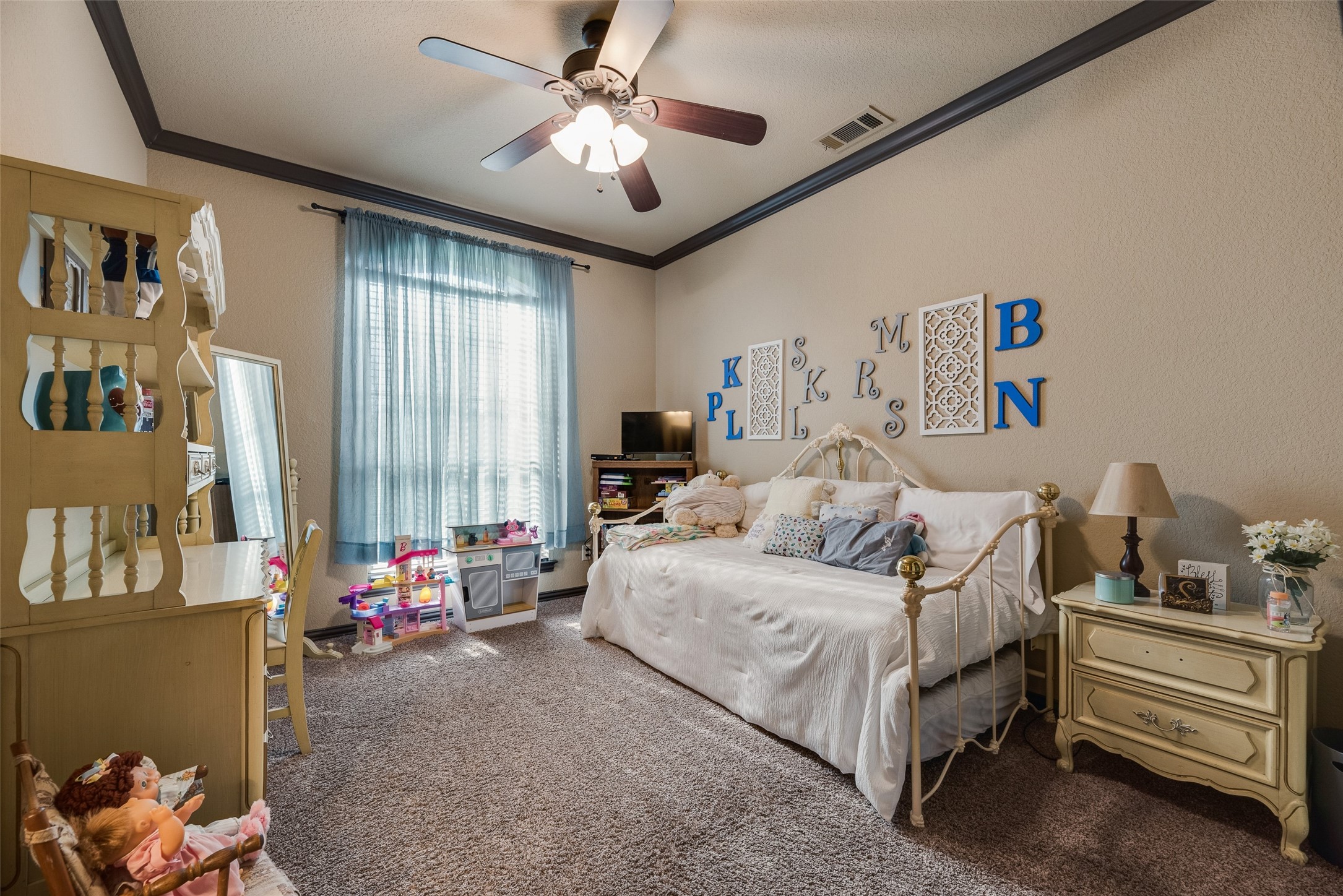 1132 Chartres Street Oak Ridge TX 75142