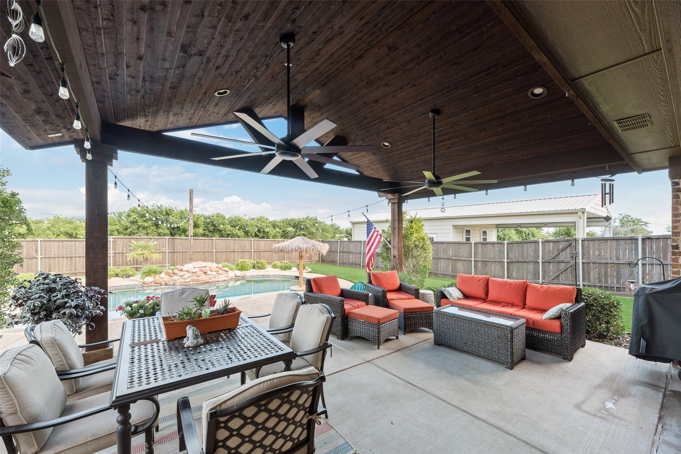 1132 Chartres Street Oak Ridge TX 75142