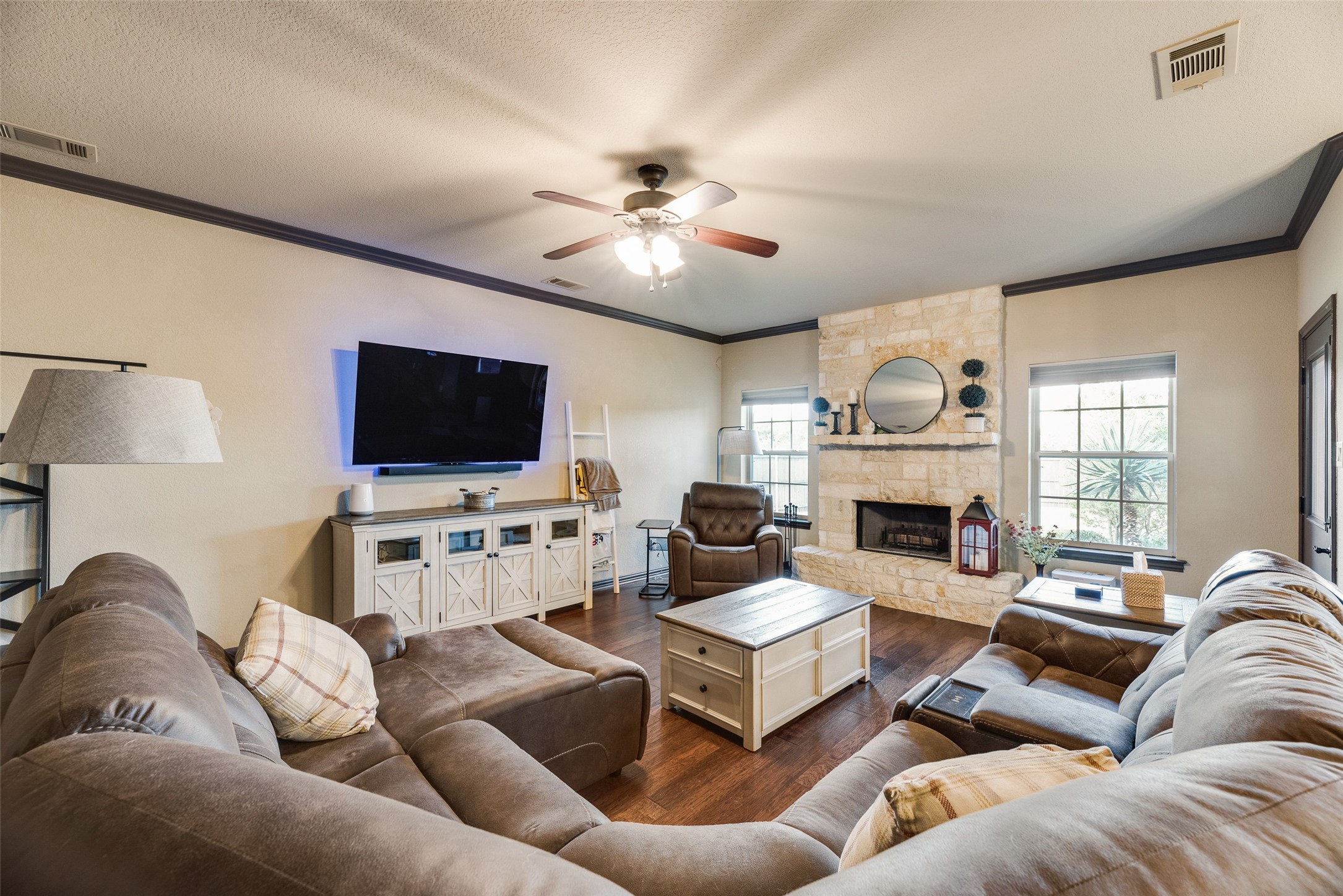 1132 Chartres Street Oak Ridge TX 75142