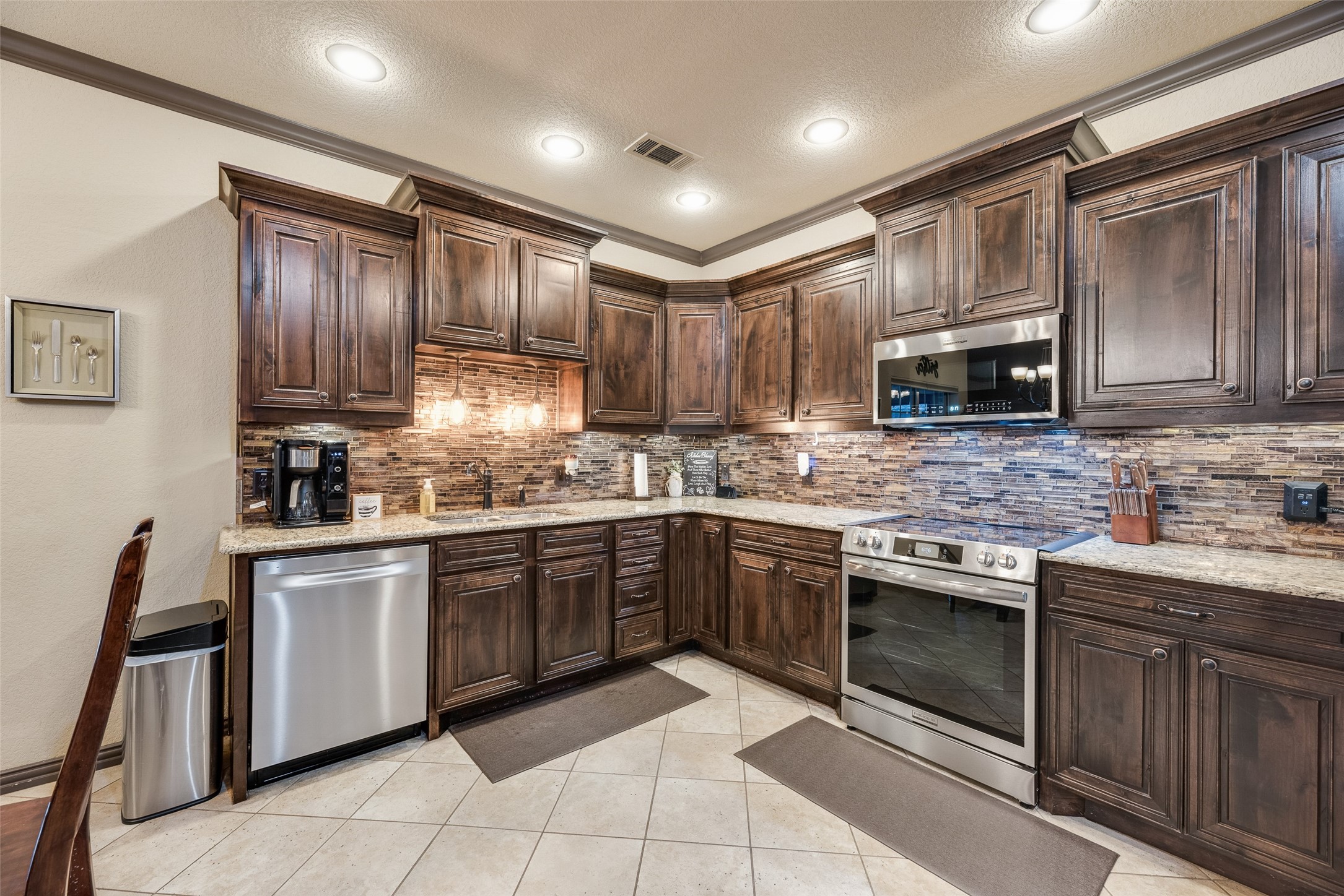 1132 Chartres Street Oak Ridge TX 75142