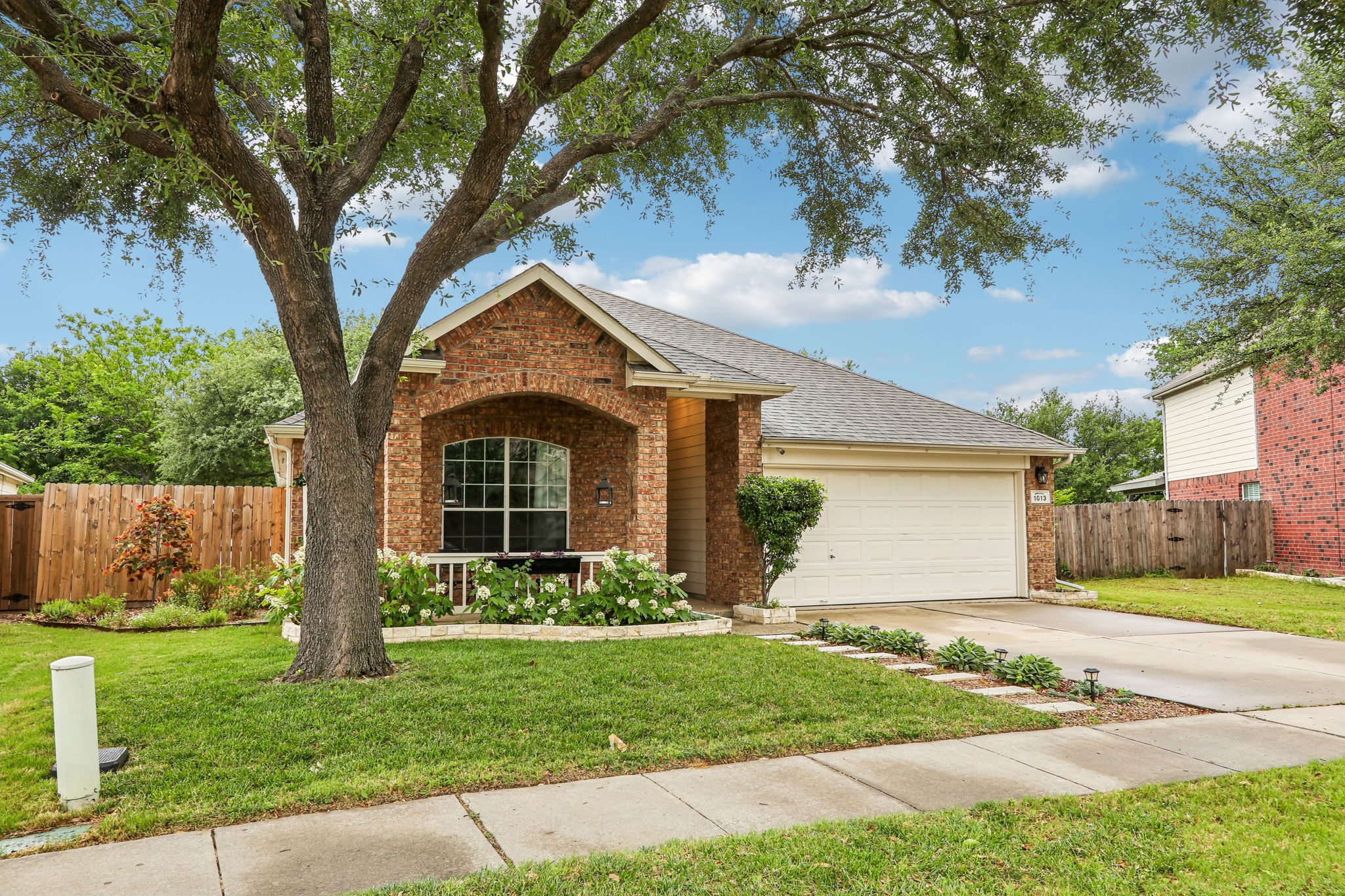1013 Warbler Aubrey TX 76227