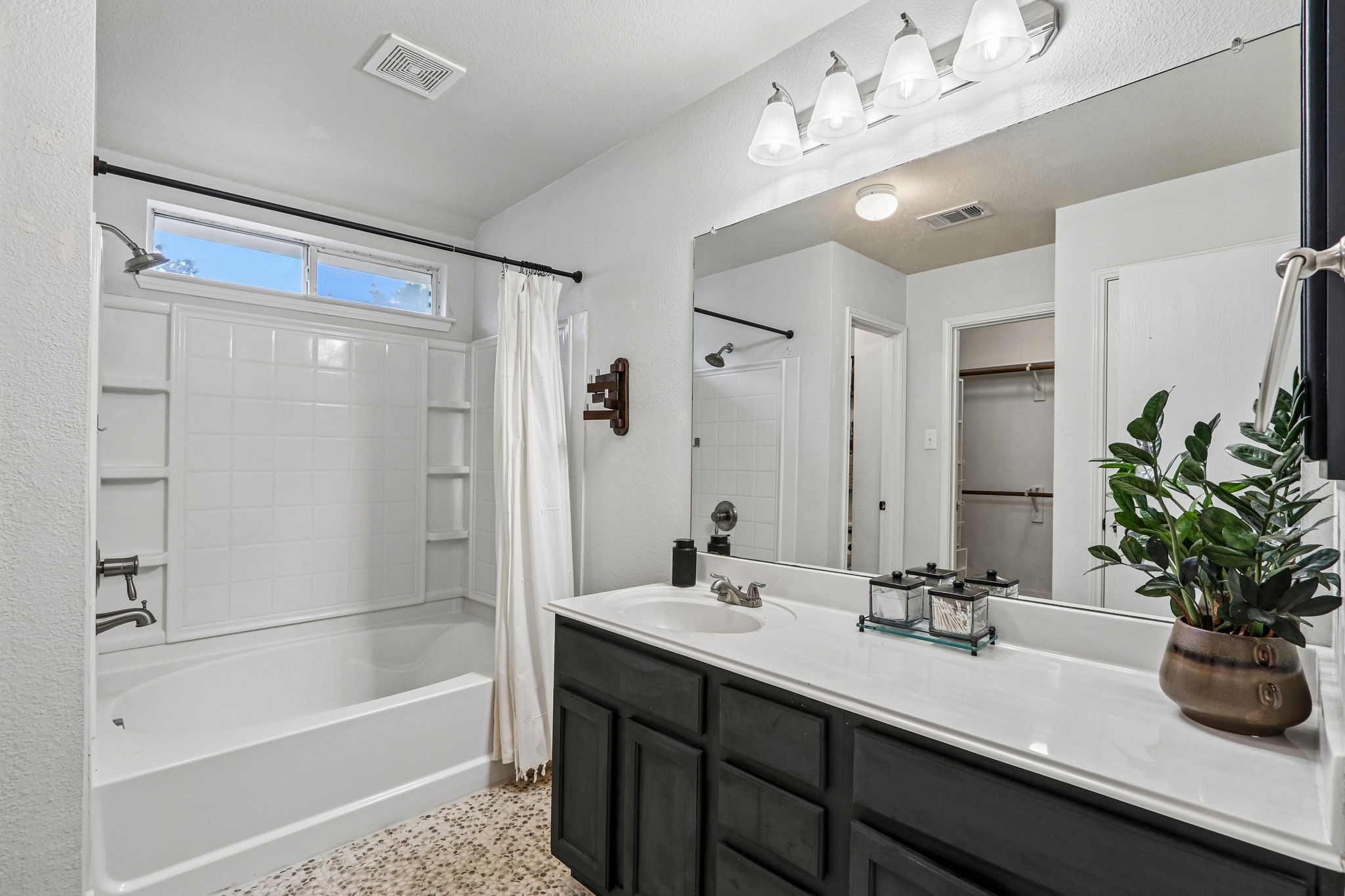 1013 Warbler Aubrey TX 76227