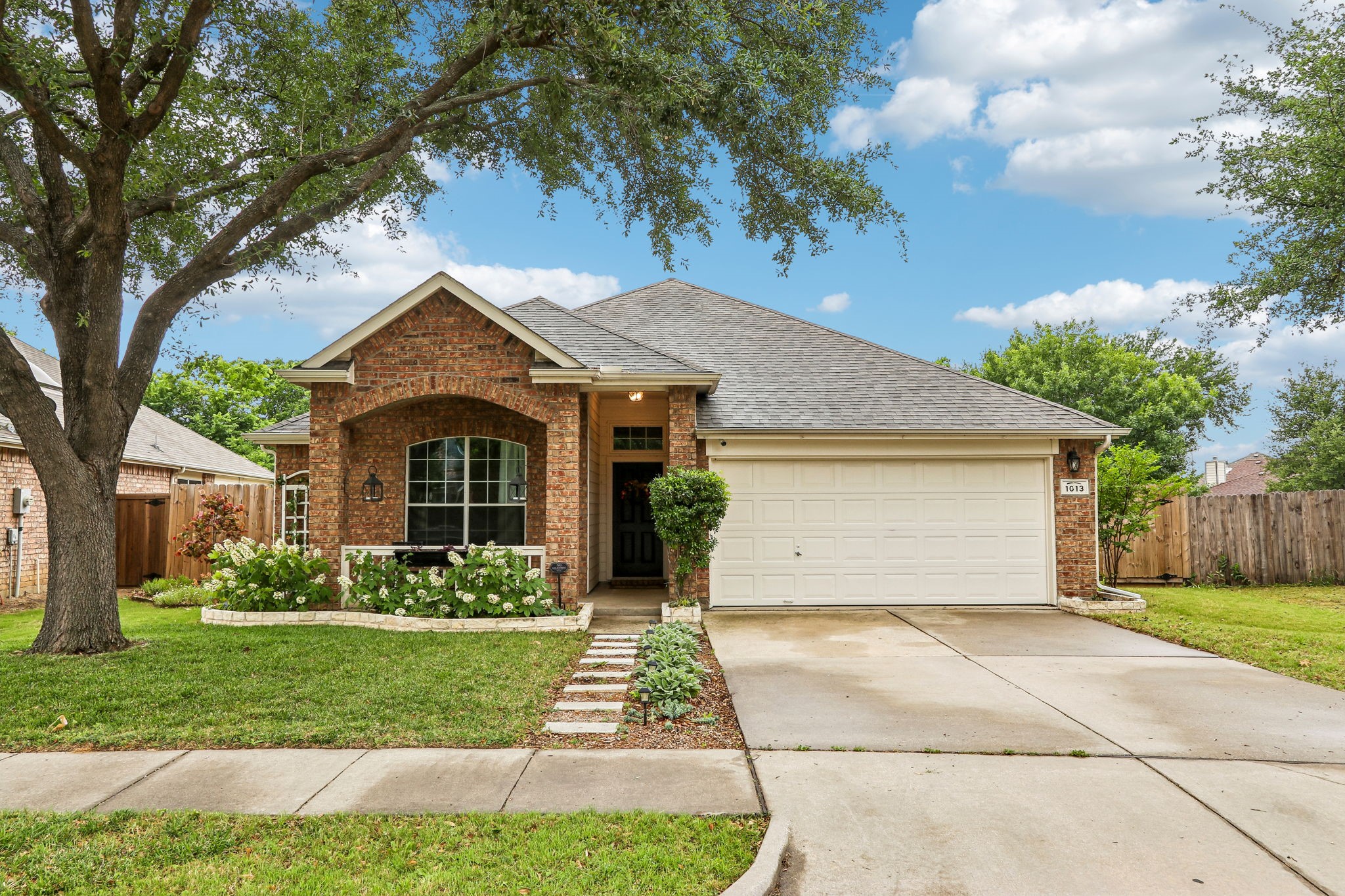 1013 Warbler Aubrey TX 76227