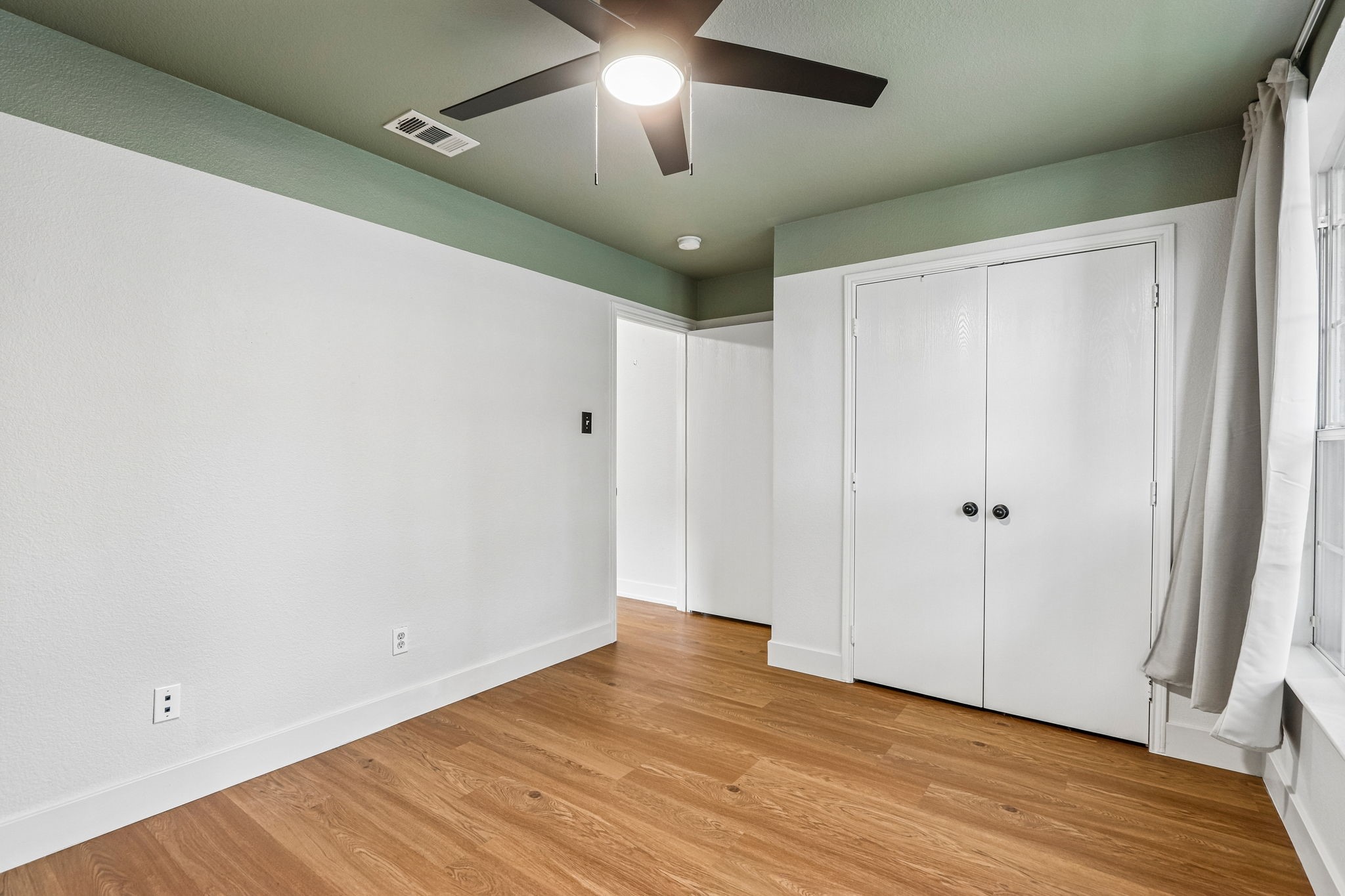 1013 Warbler Aubrey TX 76227