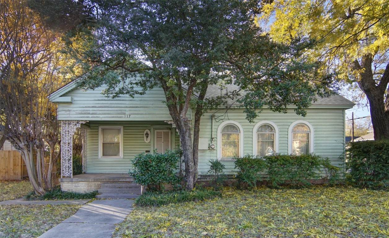 117 W Lee Avenue Weatherford TX 76086