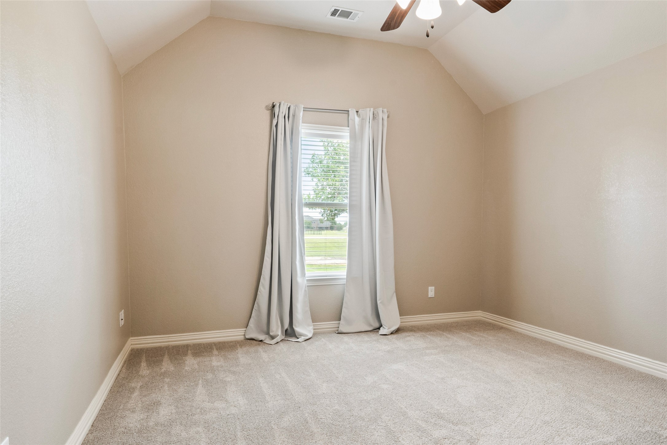 6713 Mustang Trail Sanger TX 76266