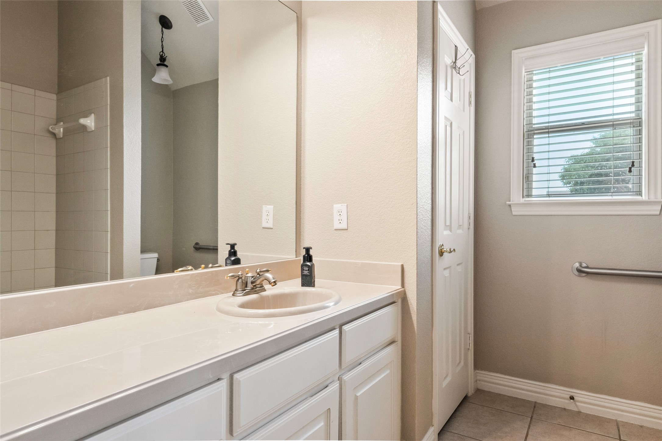 6713 Mustang Trail Sanger TX 76266