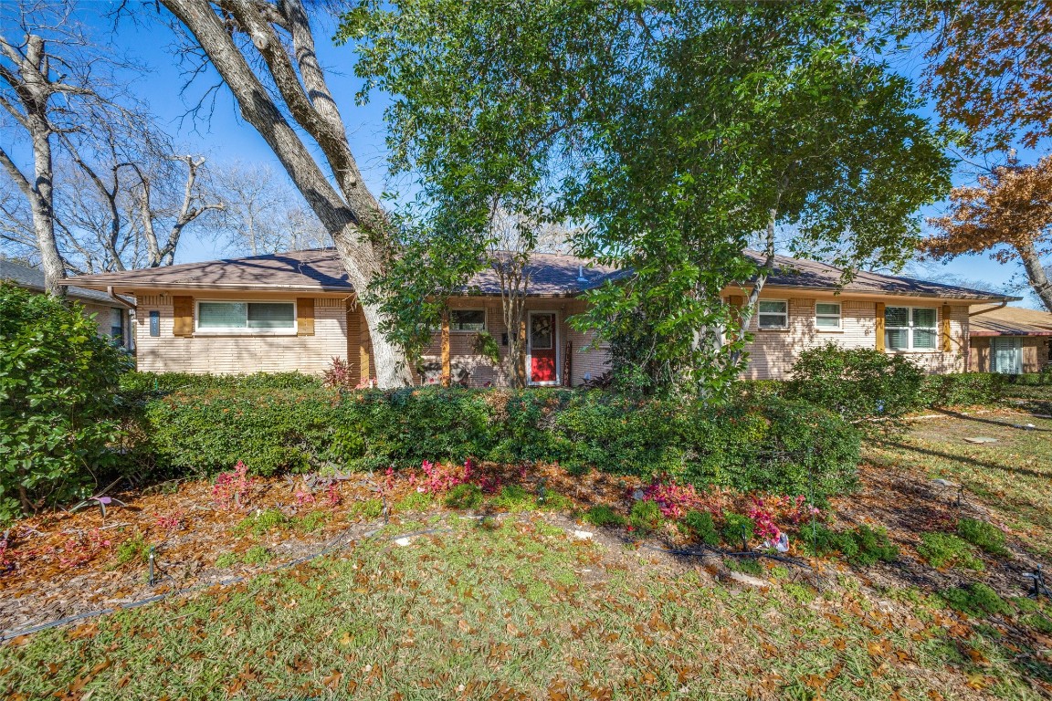 2811 Bonnywood Lane Dallas TX 75233