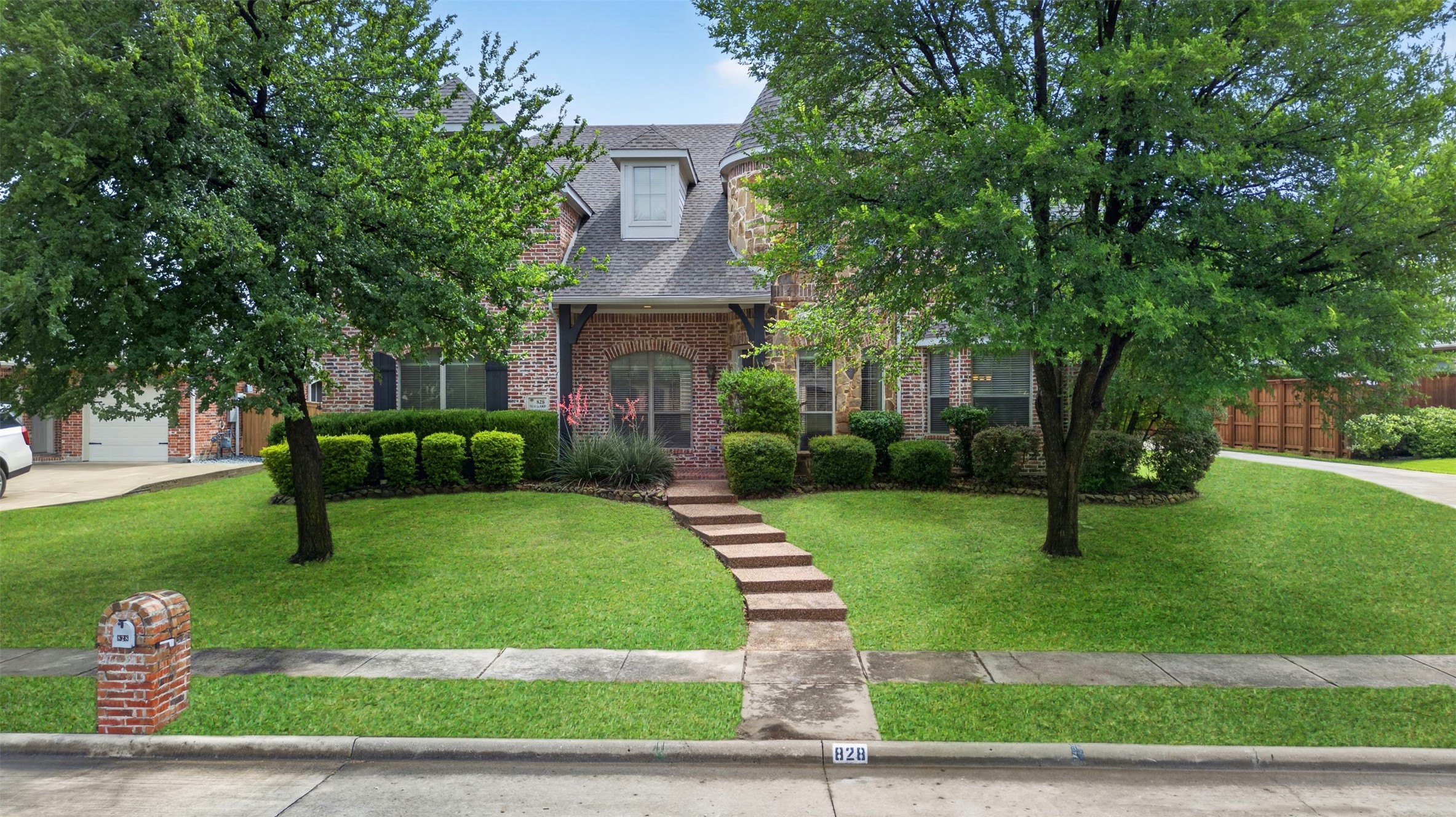 828 Mallard Trail Murphy TX 75094