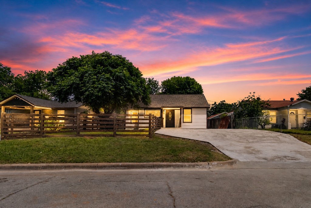 3939 E 4th Street Fort Worth TX 76111
