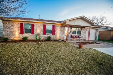 1604 W Plummer Street Eastland TX 76448