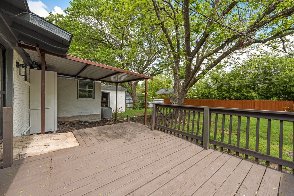 1528 Valley View Street Mesquite TX 75149