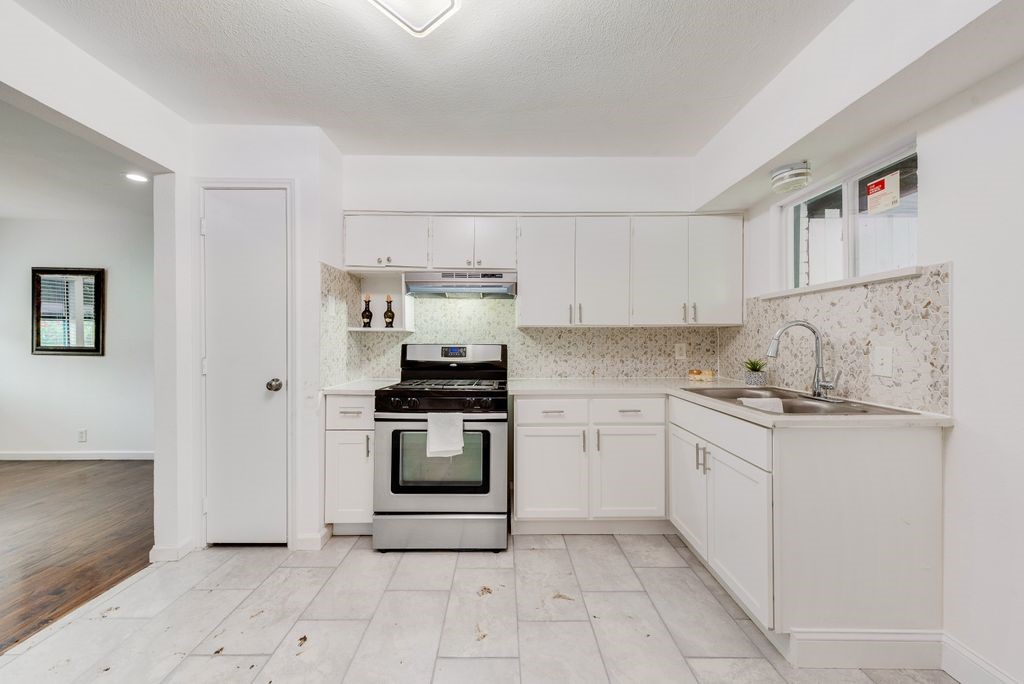 1528 Valley View Street Mesquite TX 75149