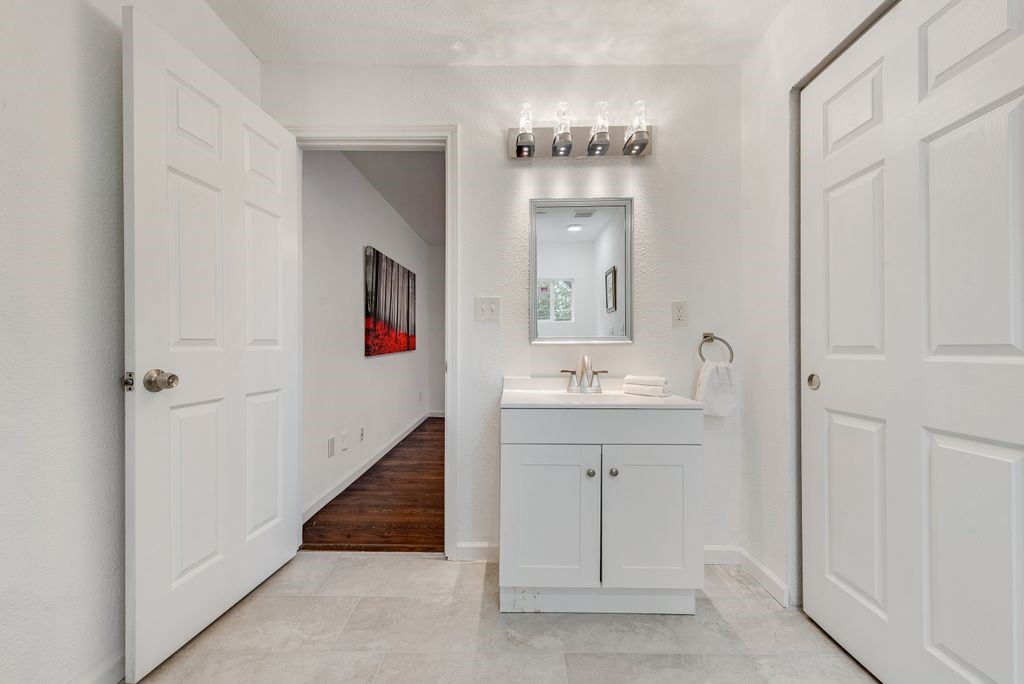 1528 Valley View Street Mesquite TX 75149