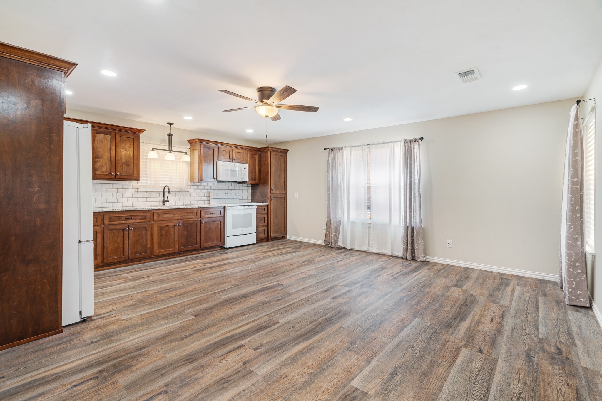 201 Fm 906 W Powderly TX 75473