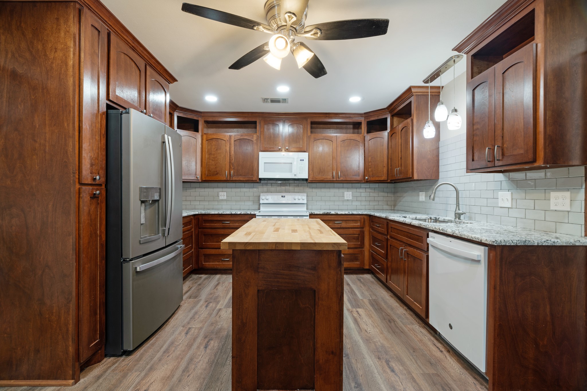 201 Fm 906 W Powderly TX 75473