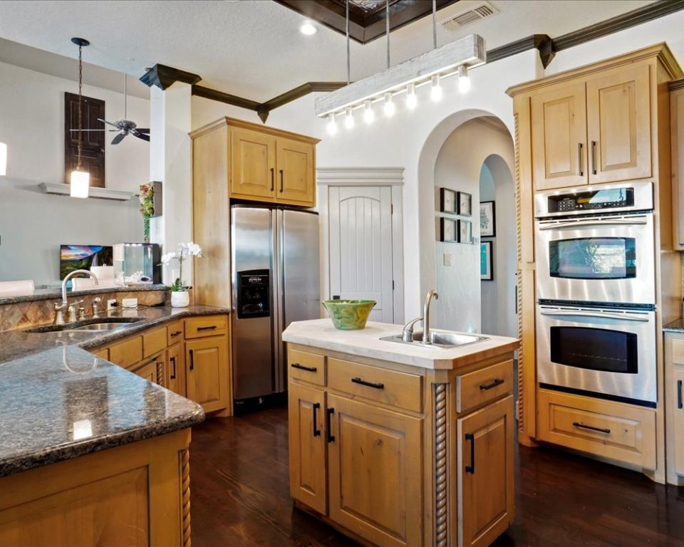 2804 Alta Vista Court Granbury TX 76049