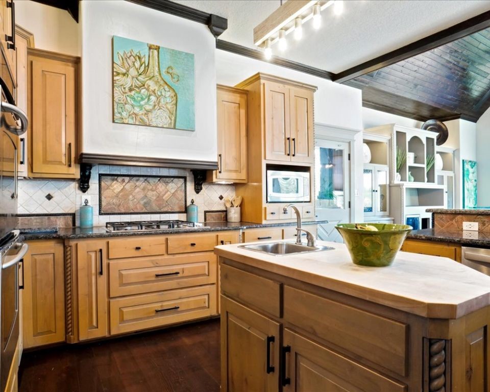 2804 Alta Vista Court Granbury TX 76049