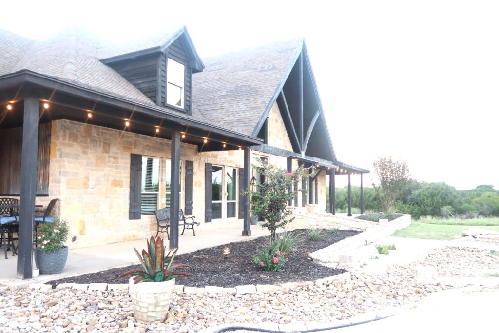 2804 Alta Vista Court Granbury TX 76049