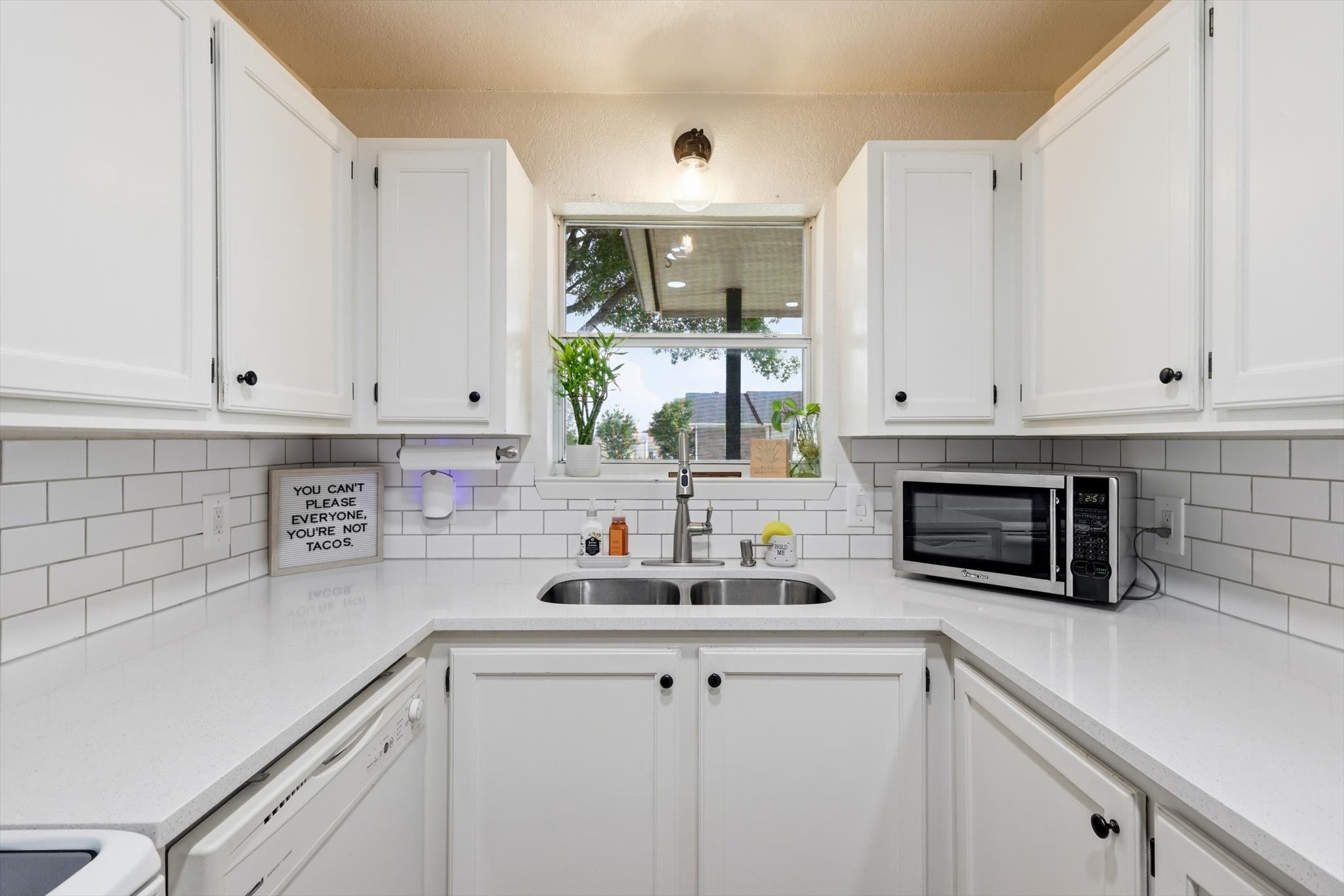 4051 Country Meadows Circle Granbury TX 76049