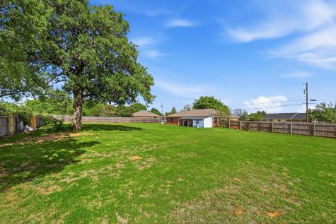 4051 Country Meadows Circle Granbury TX 76049