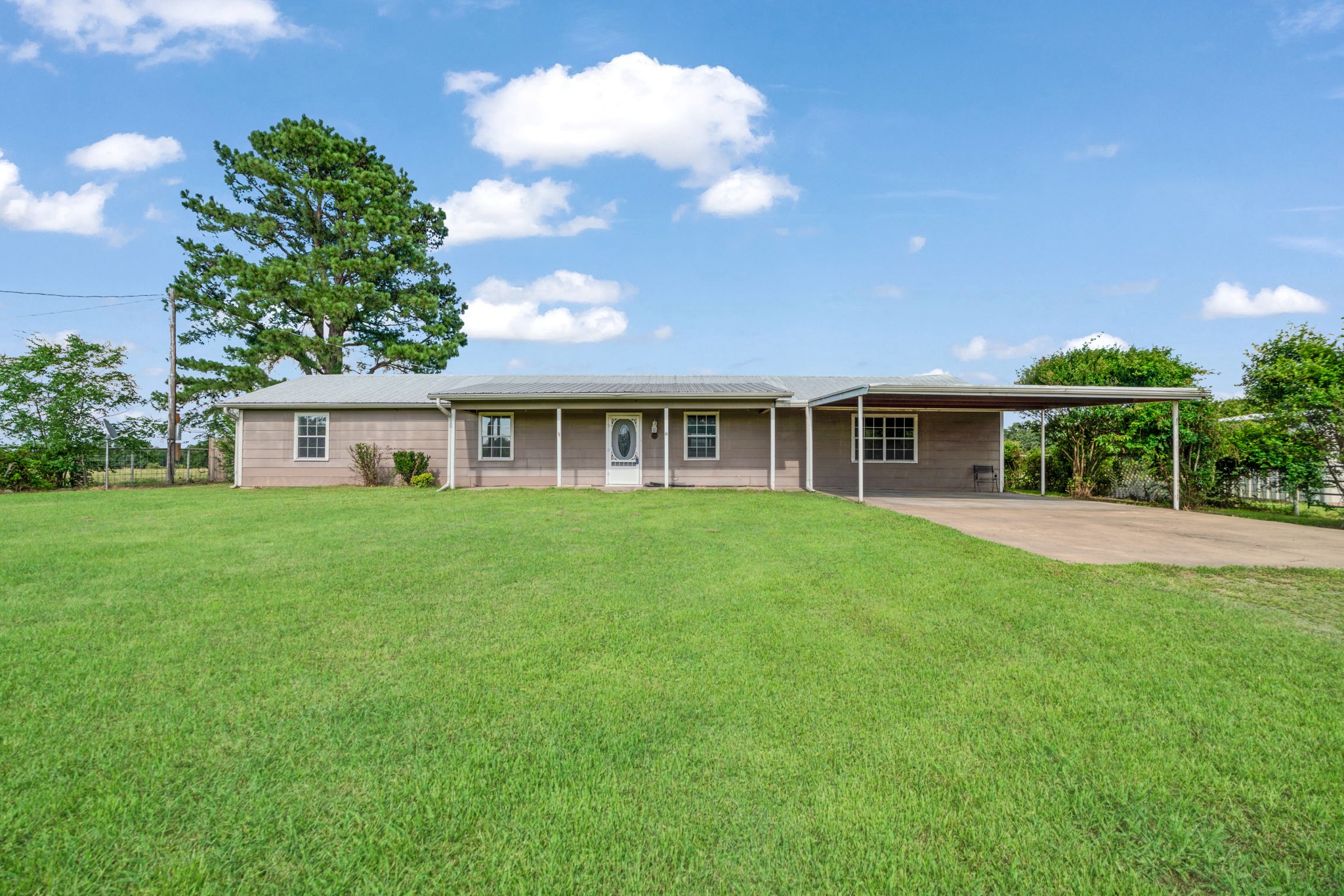 2320 County Road 44800 Blossom TX 75416