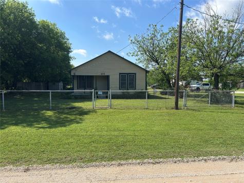 109 Harrison Avenue Newcastle TX 76372
