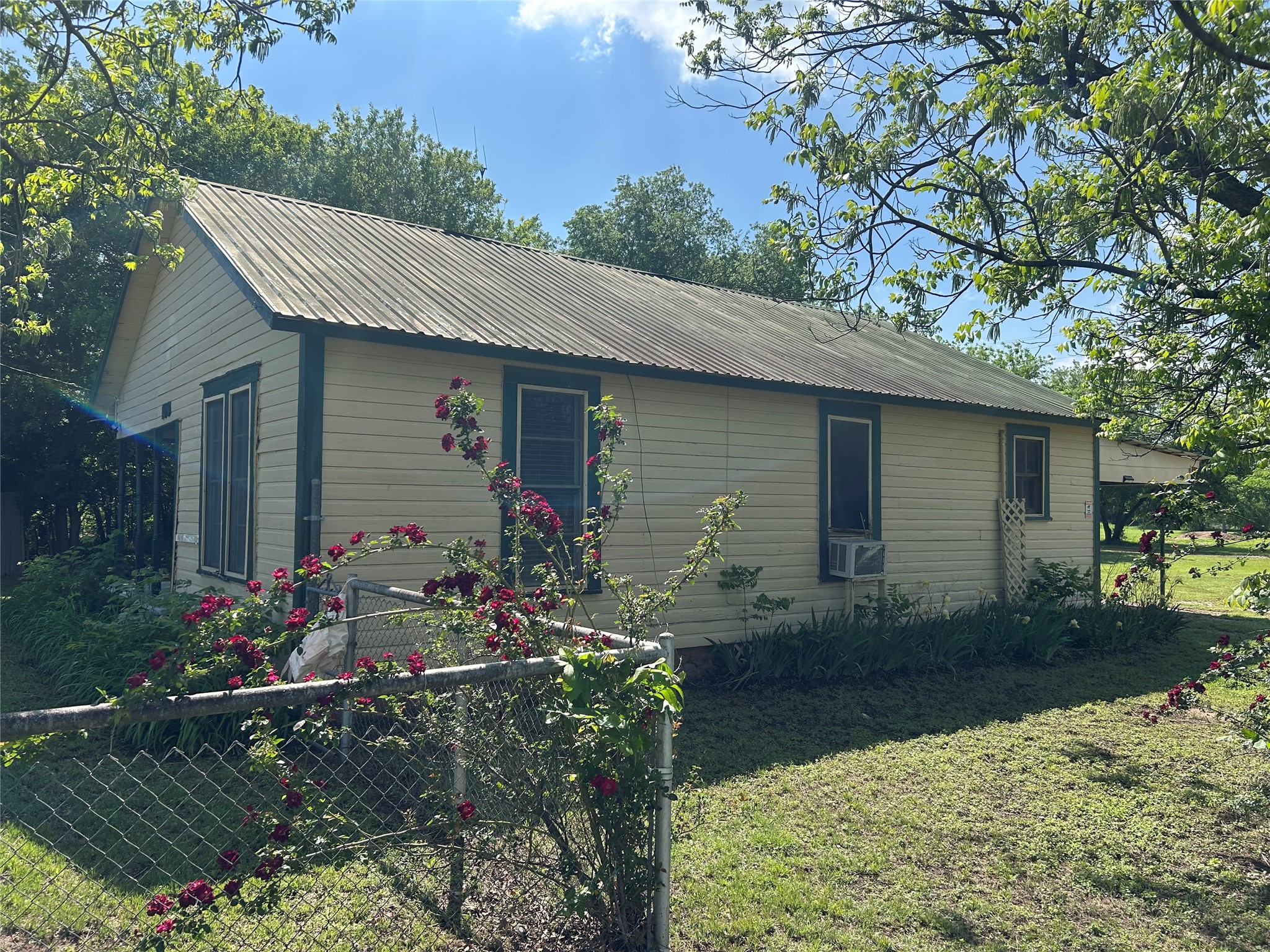 109 Harrison Avenue Newcastle TX 76372