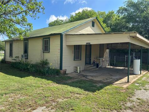 109 Harrison Avenue Newcastle TX 76372