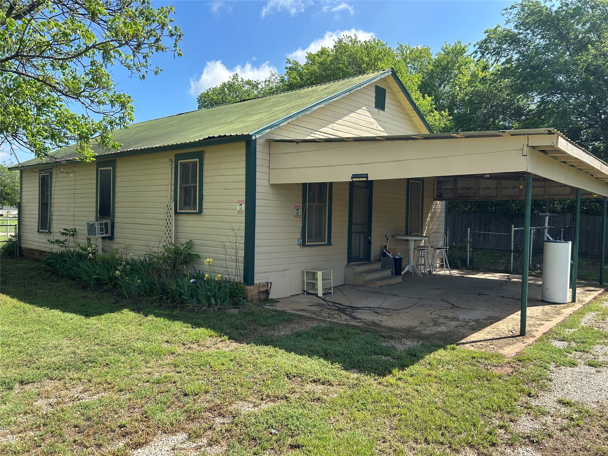 109 Harrison Avenue Newcastle TX 76372