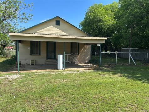 109 Harrison Avenue Newcastle TX 76372