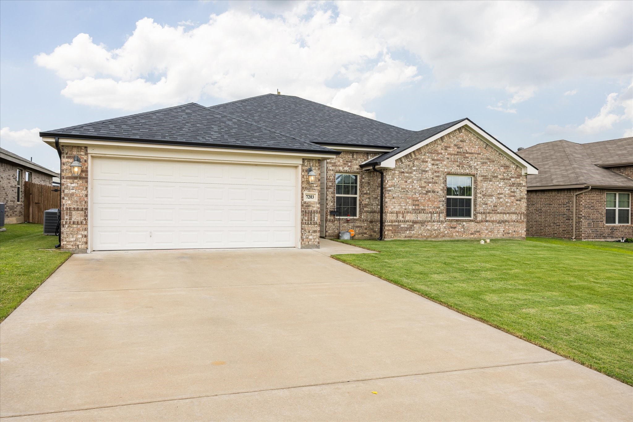 7203 Mistletoe Trail Granbury TX 76048