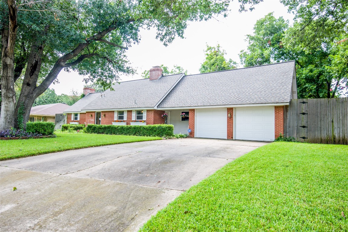 817 Sharpshire Street Grand Prairie TX 75050