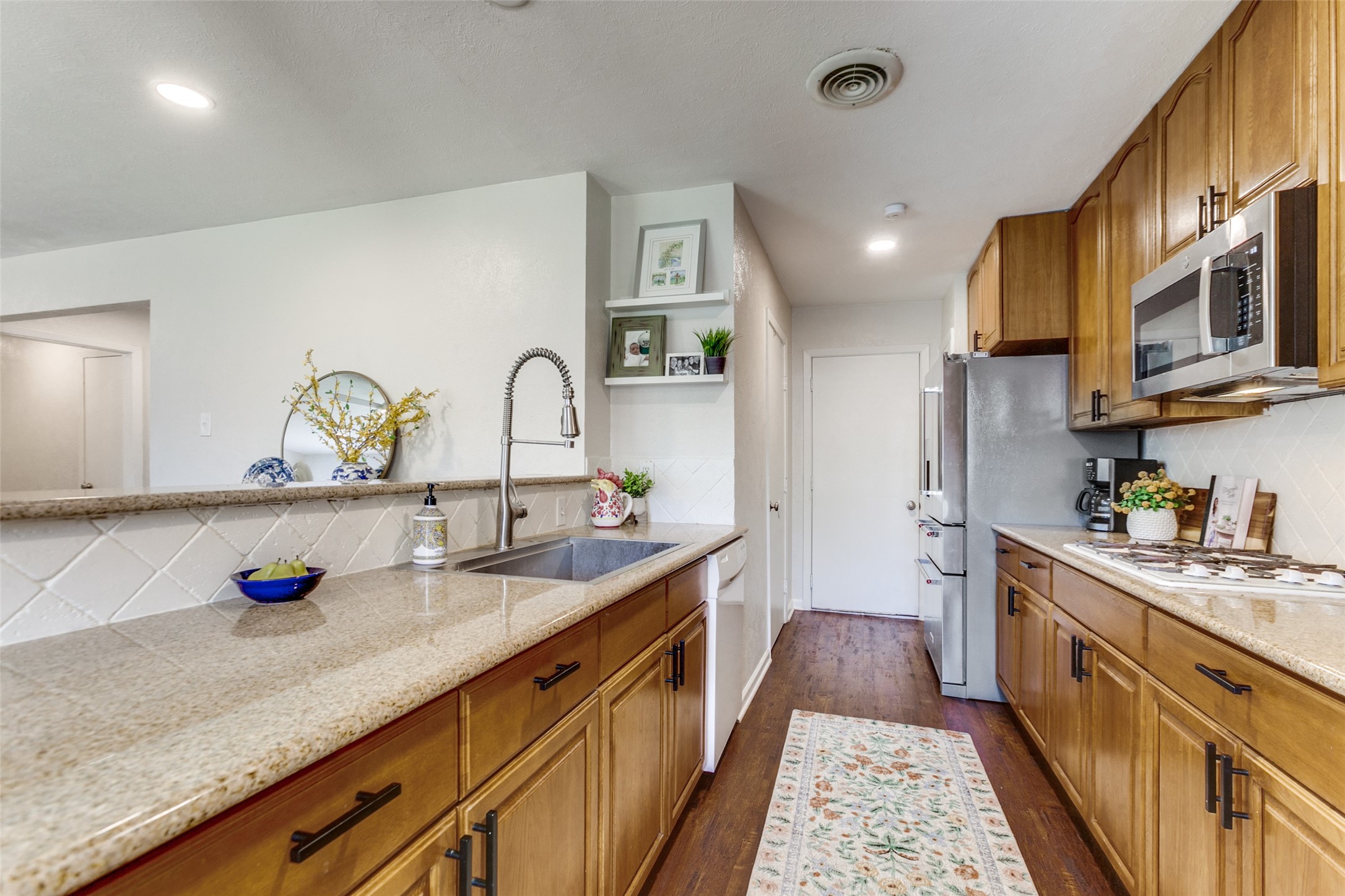 1200 Ridgeway Drive Richardson TX 75080