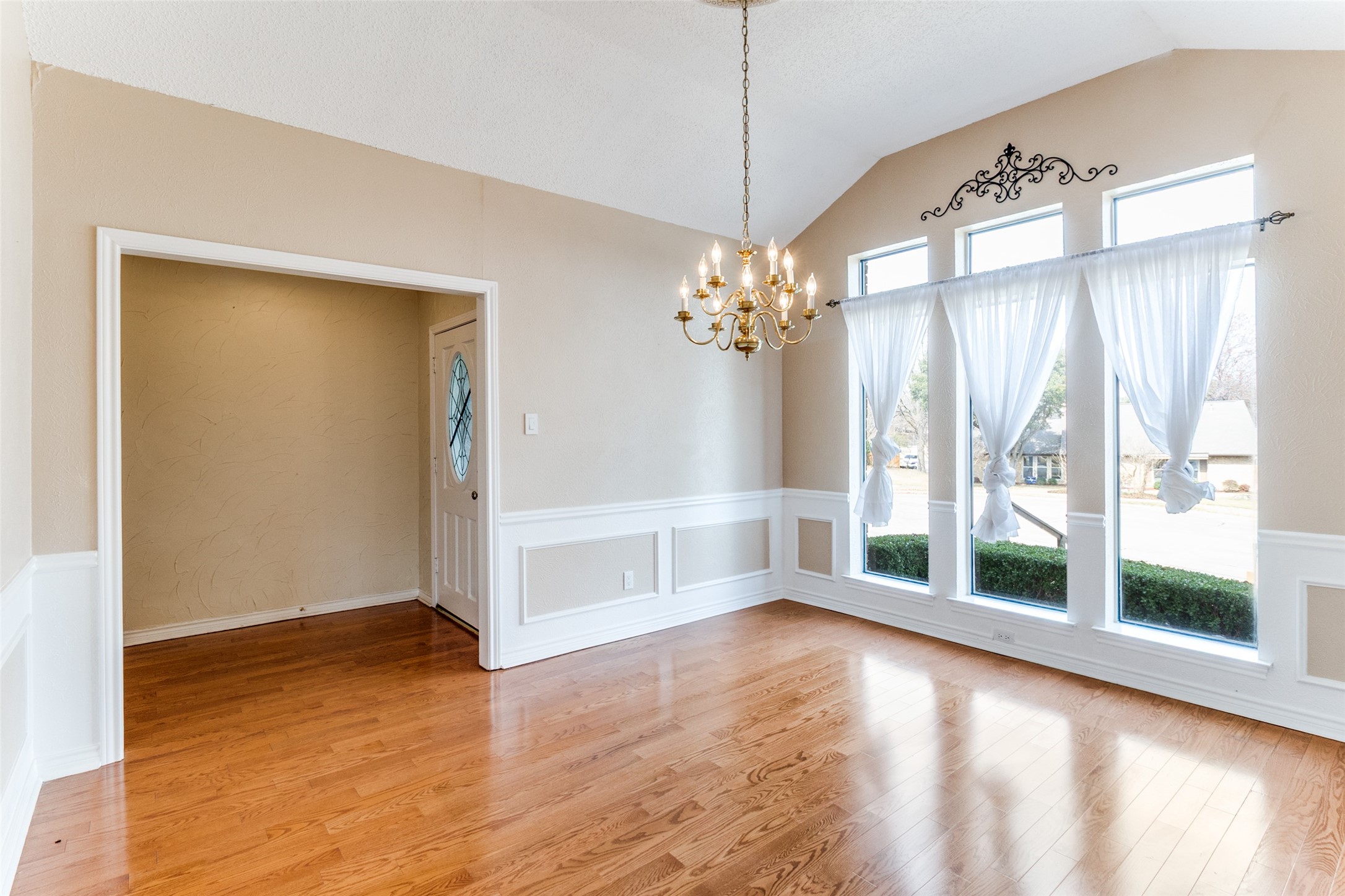2120 Meadowview Court Garland TX 75043