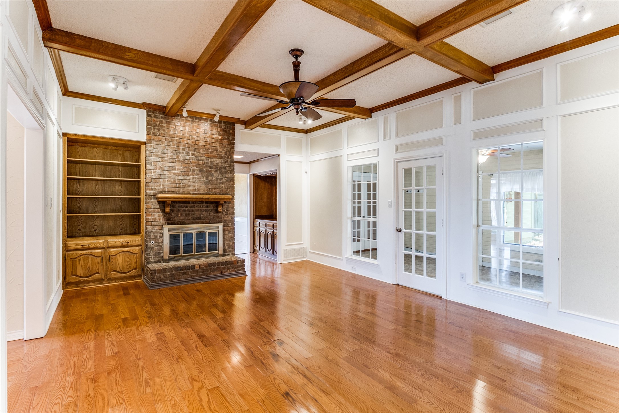 2120 Meadowview Court Garland TX 75043