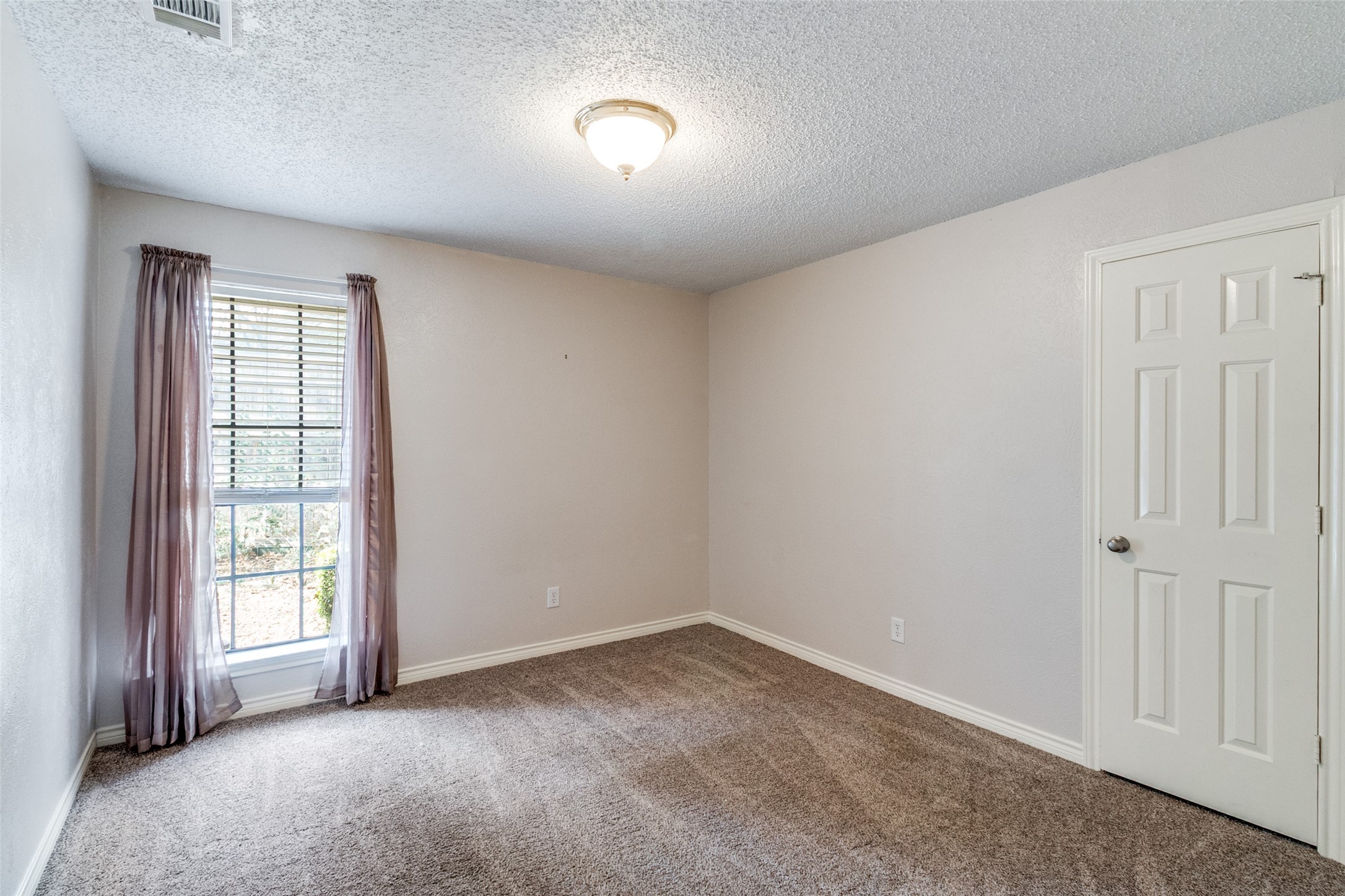 2120 Meadowview Court Garland TX 75043