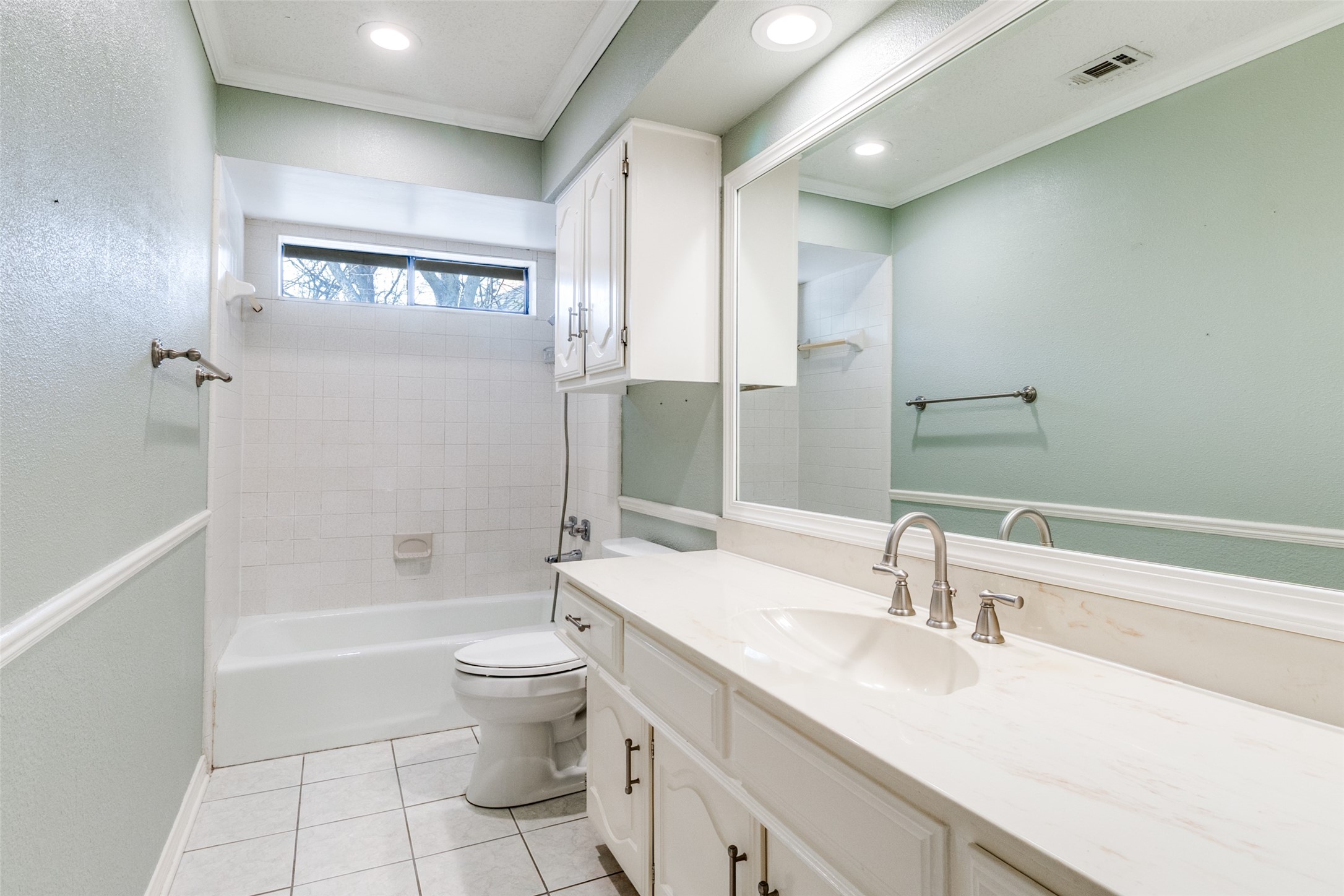 2120 Meadowview Court Garland TX 75043