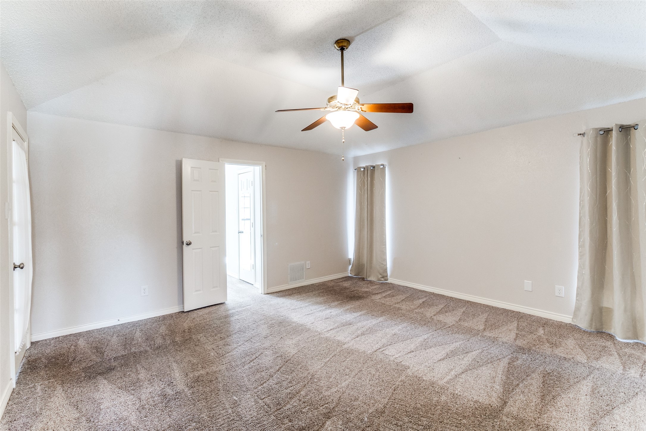 2120 Meadowview Court Garland TX 75043