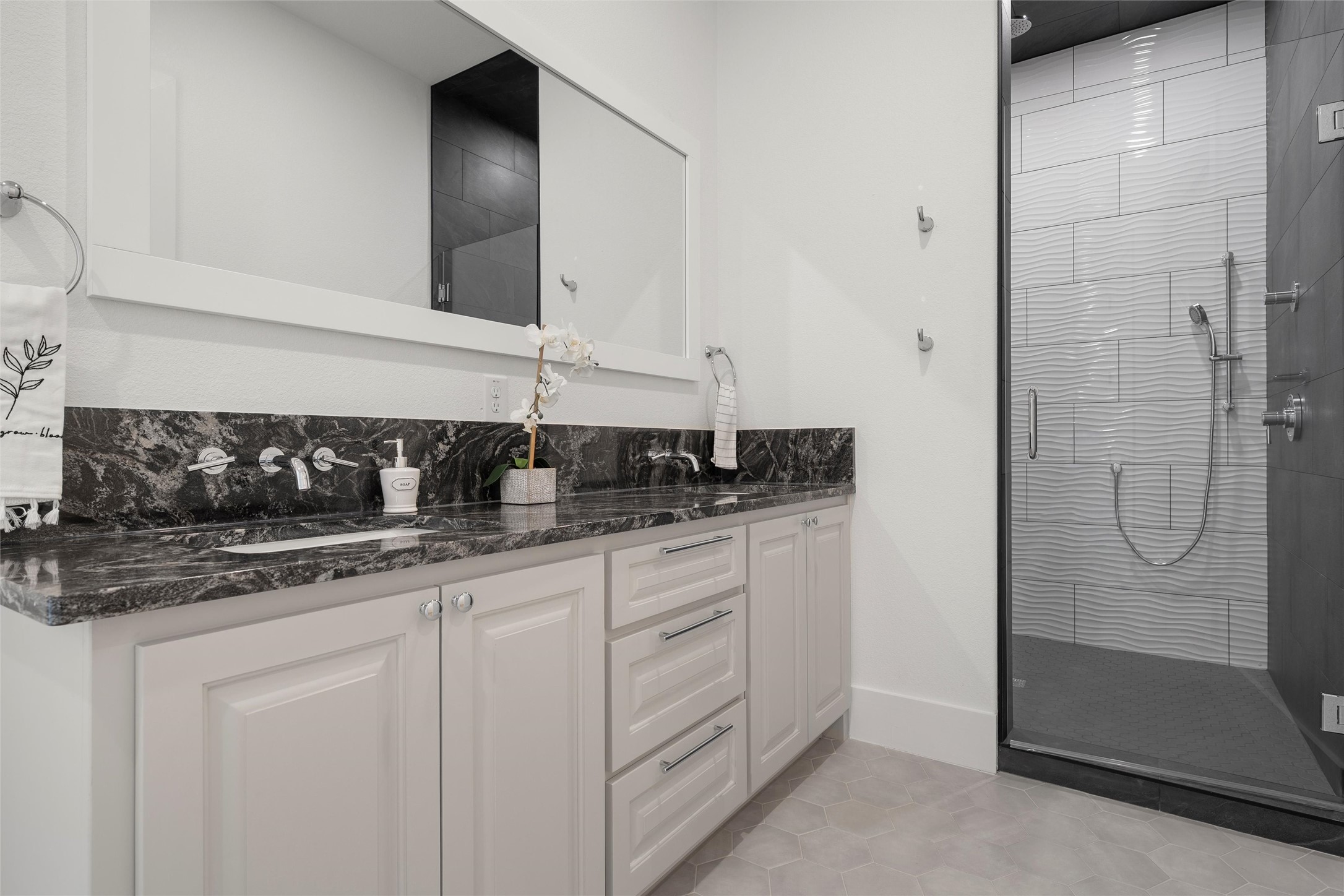 13052 Rainier Drive Woodway TX 76712