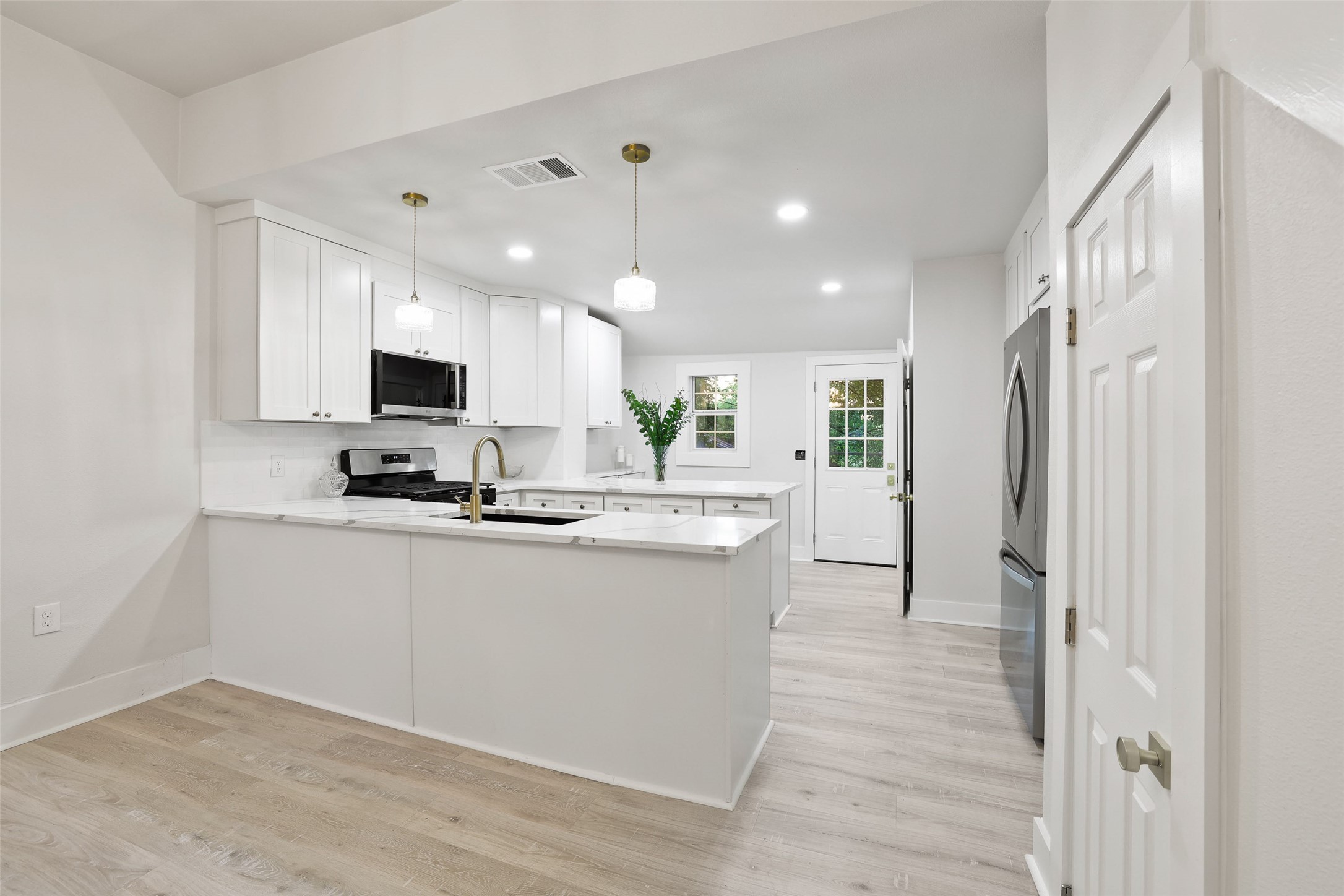 431 E Hull Street Denison TX 75021