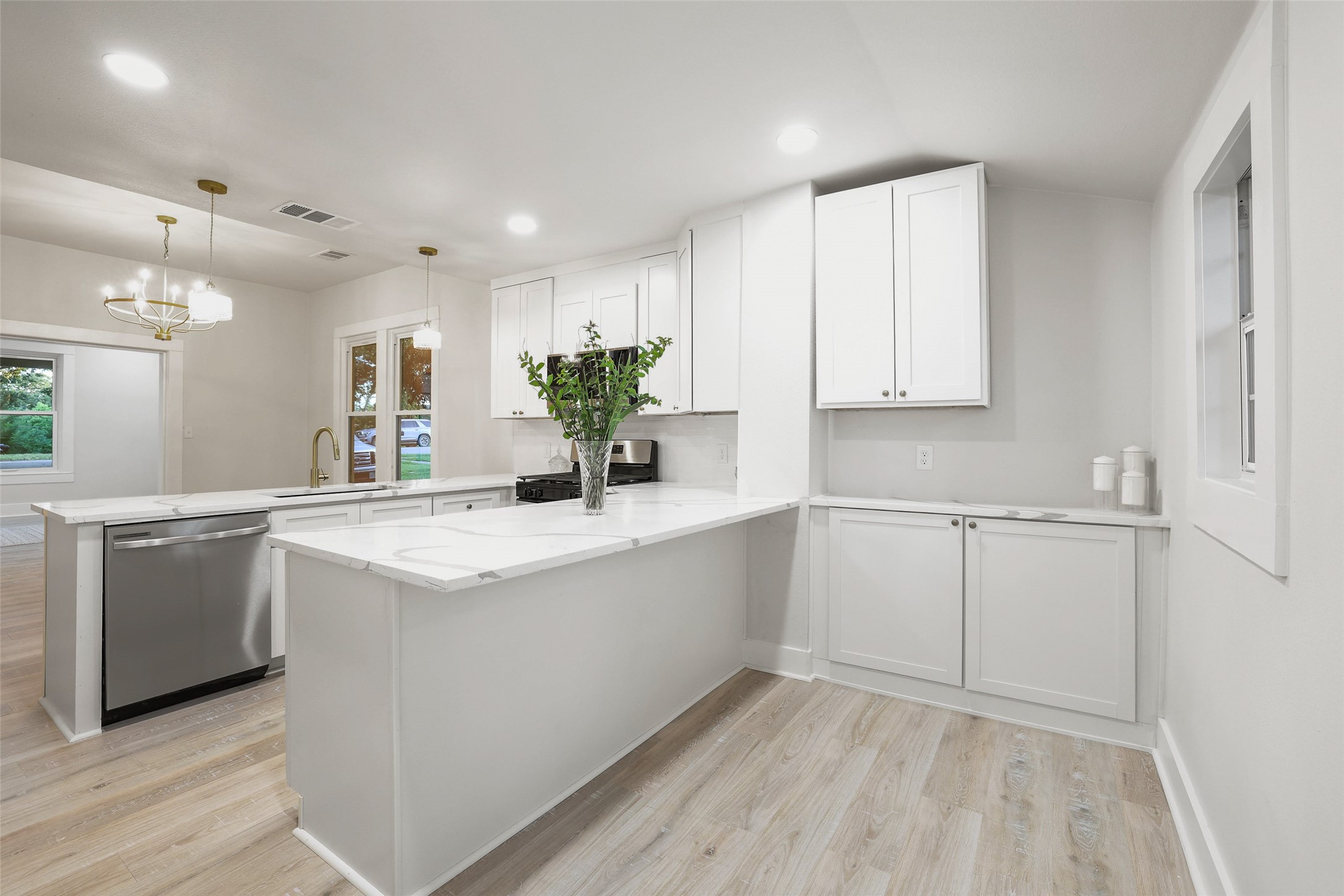 431 E Hull Street Denison TX 75021