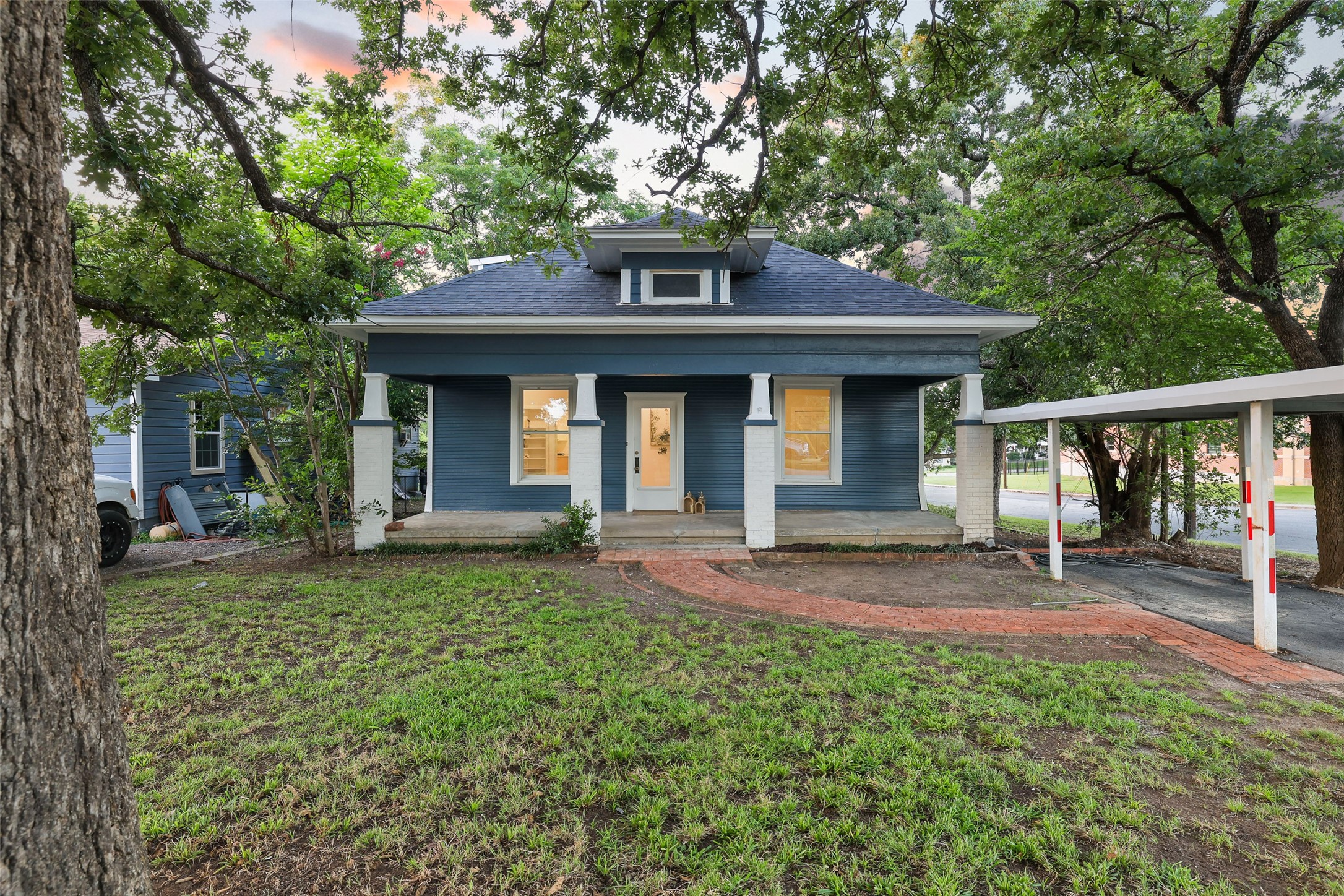 431 E Hull Street Denison TX 75021