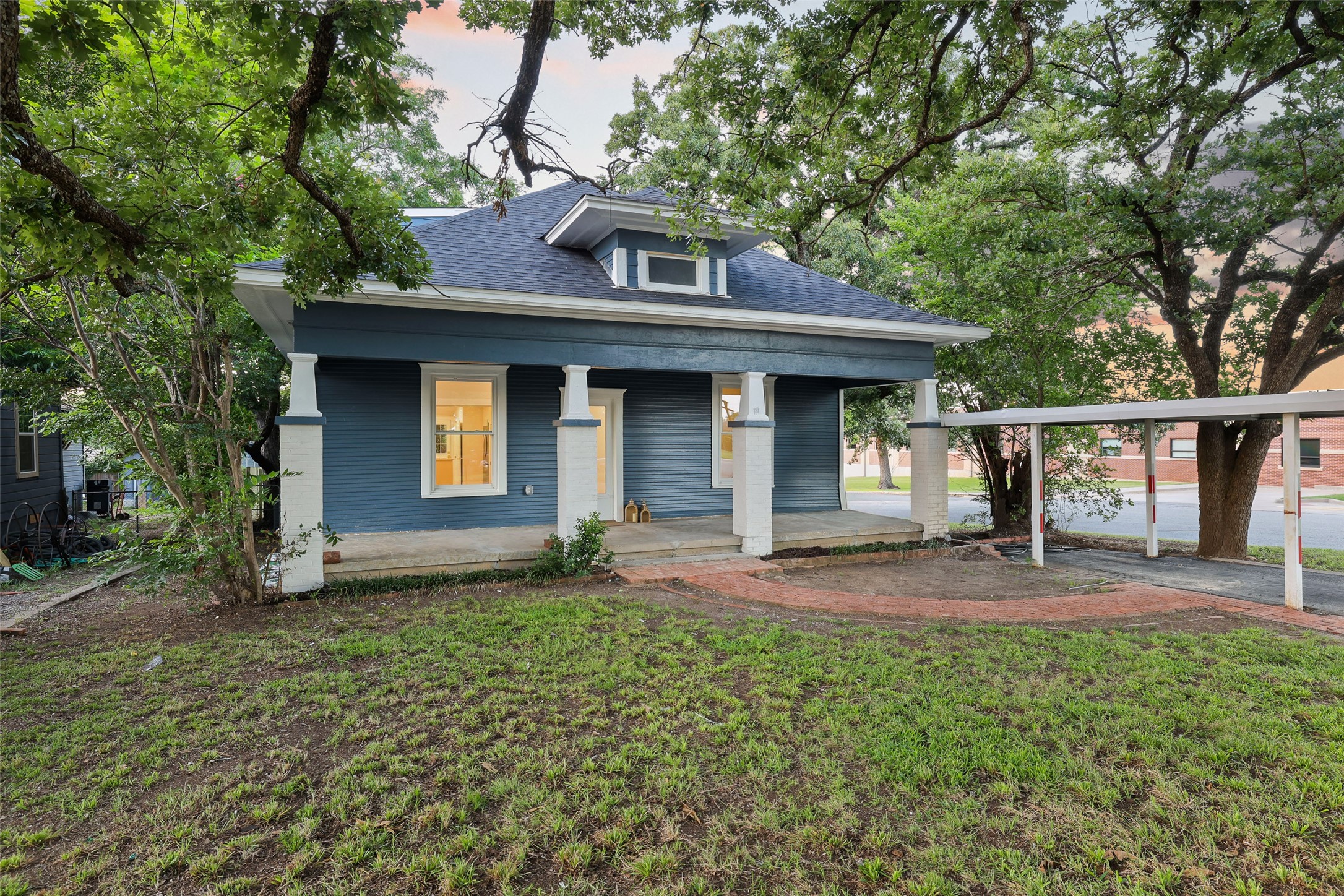 431 E Hull Street Denison TX 75021