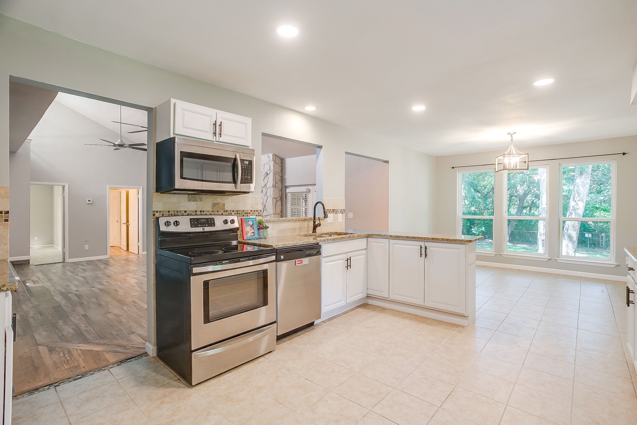 600 Eastcliff Drive Euless TX 76040