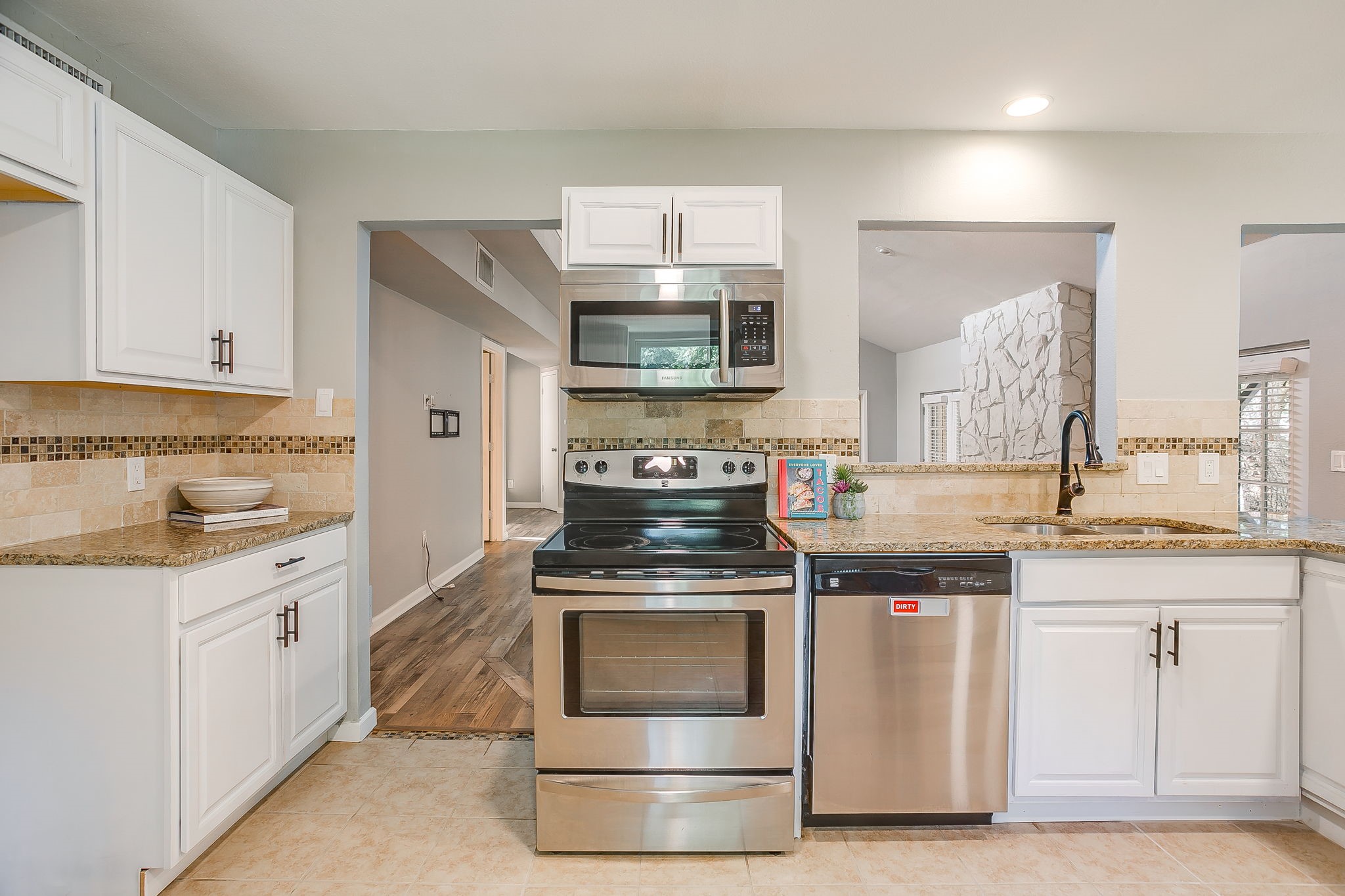 600 Eastcliff Drive Euless TX 76040