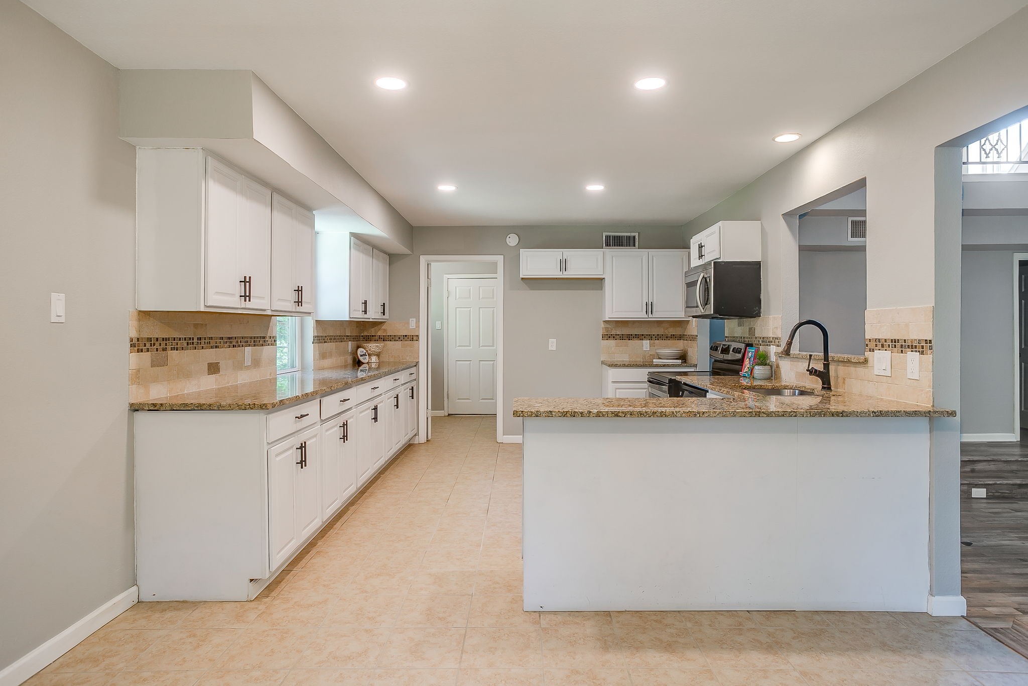 600 Eastcliff Drive Euless TX 76040