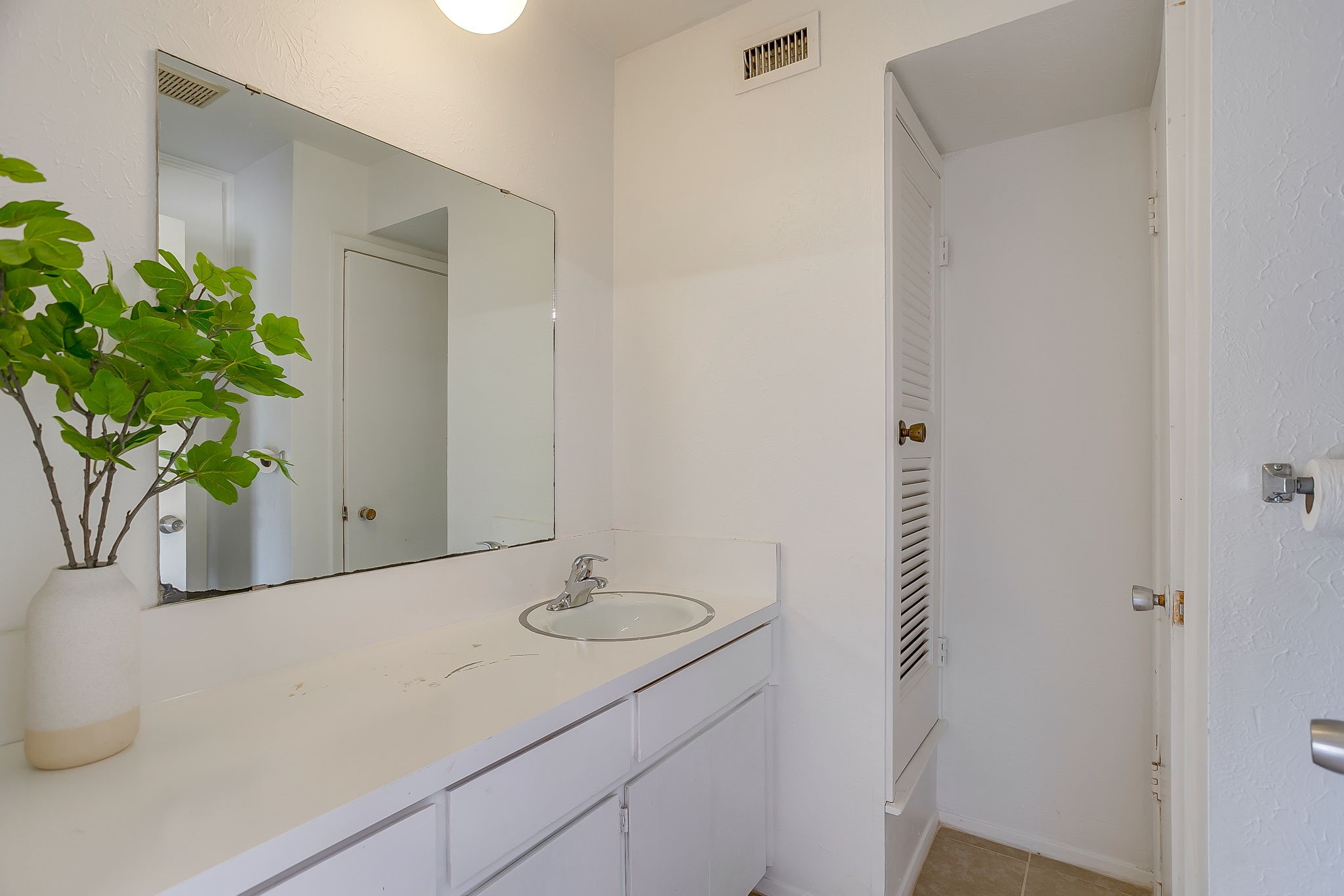 600 Eastcliff Drive Euless TX 76040