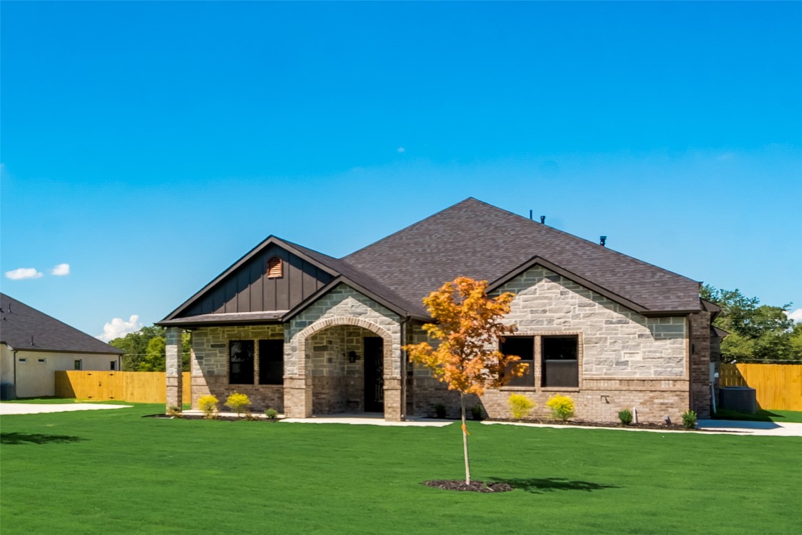 323 Lovers Lane Terrell TX 75160