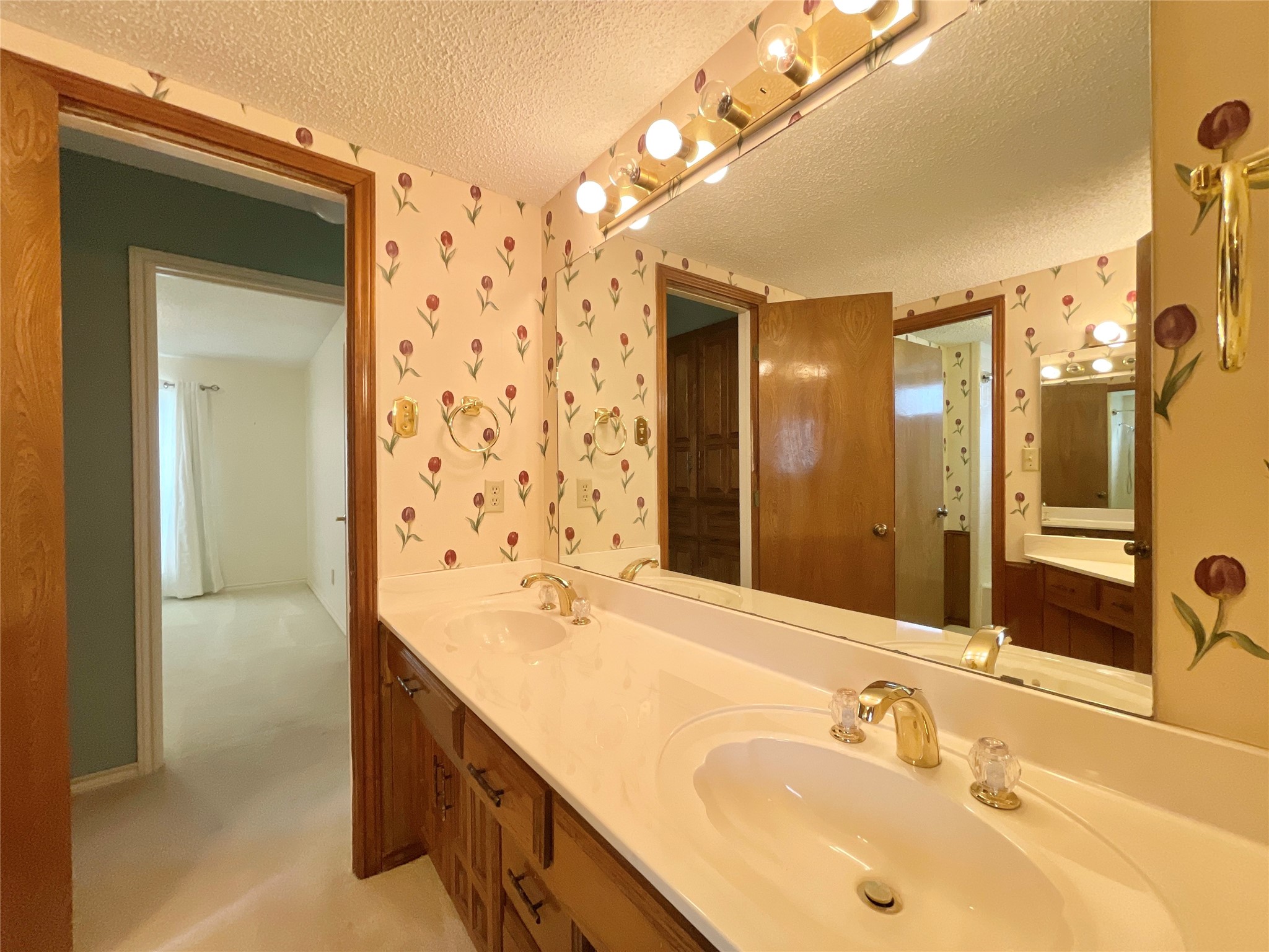 9931 Chimney Hill Lane Dallas TX 75243